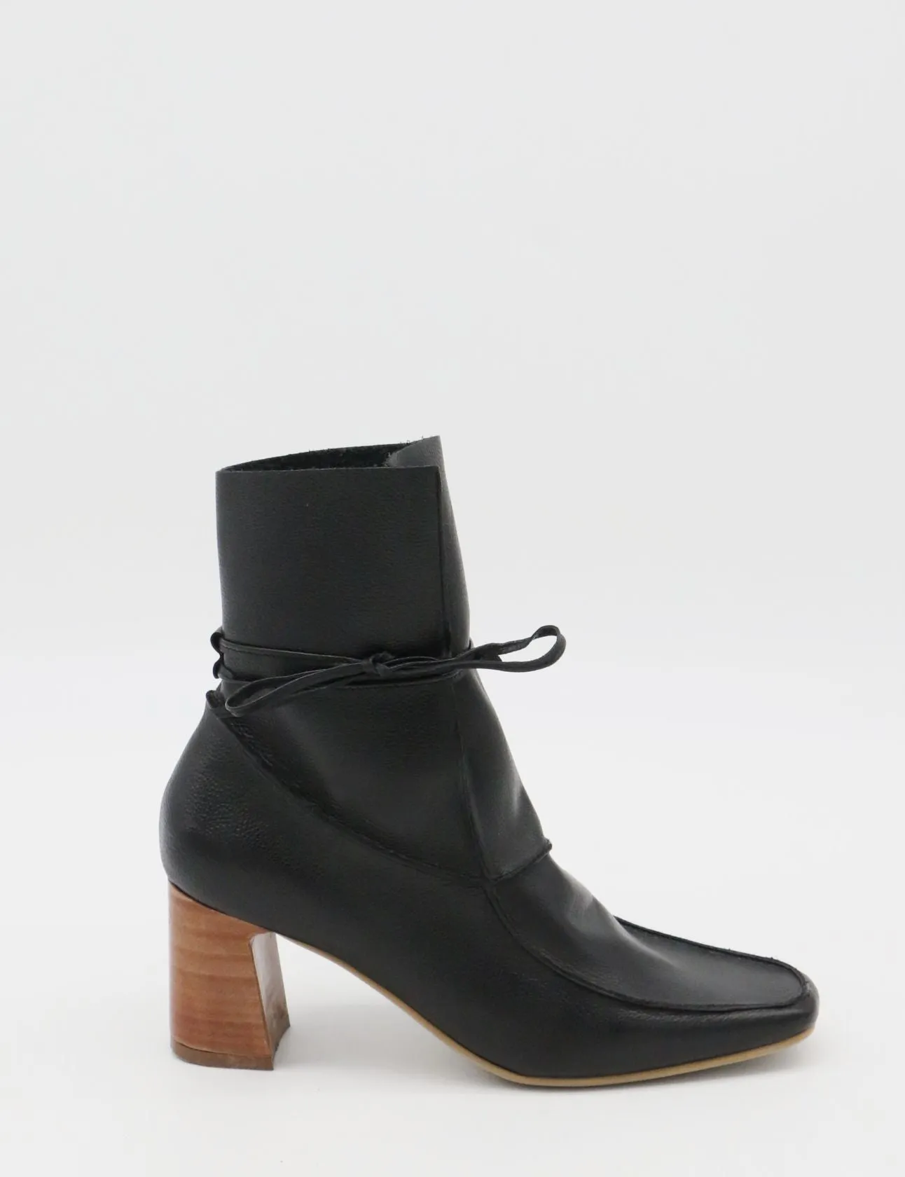 Awakening ankle boots in black leather laces womens shoes