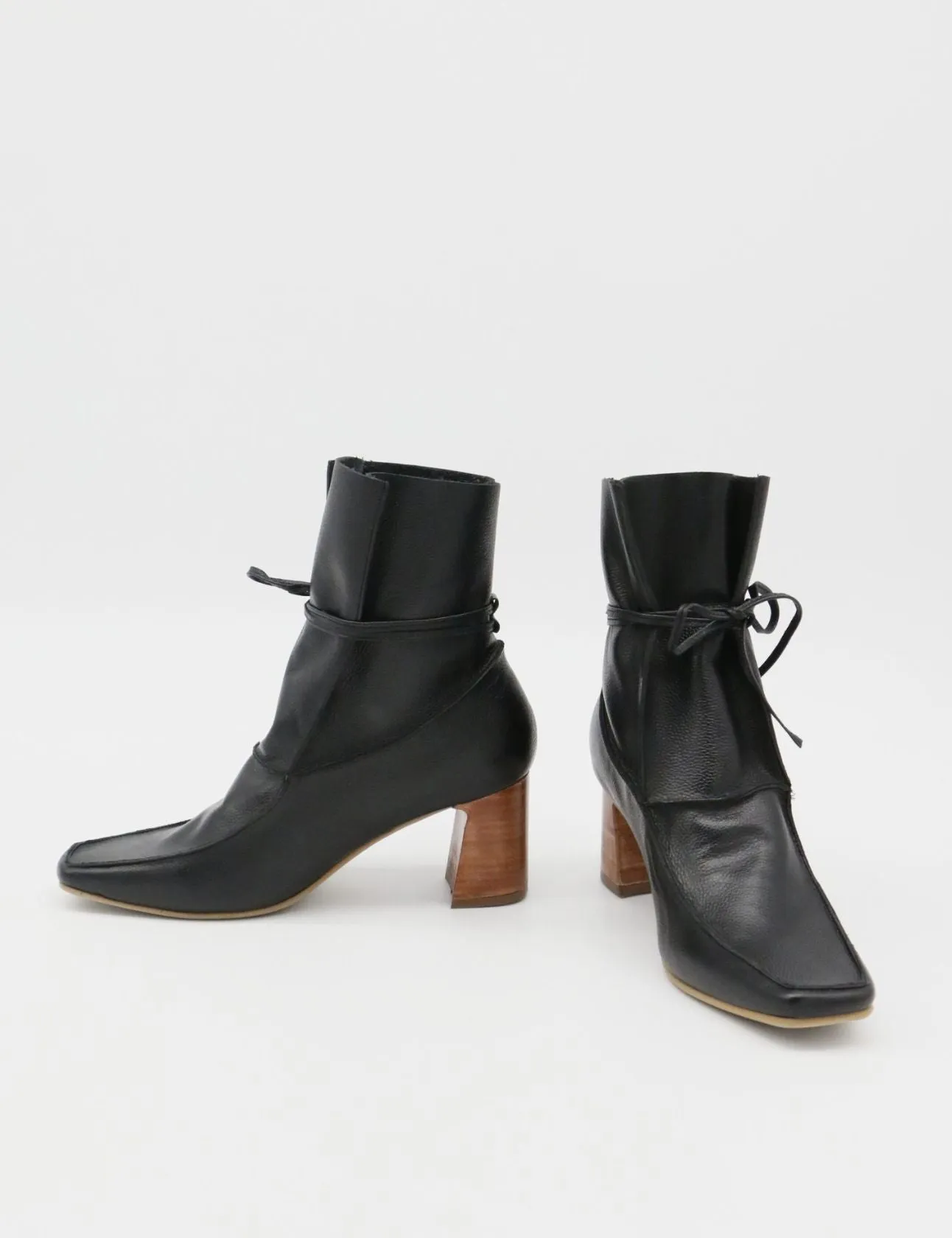 Awakening ankle boots in black leather laces womens shoes